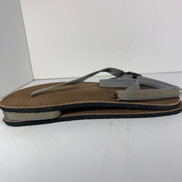 Men’s Earth Runner Sandals - Picture 6 of 7
